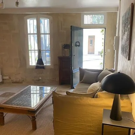 Charmant Pied A Terre Arlesien, Rez De Chaussee Apartment