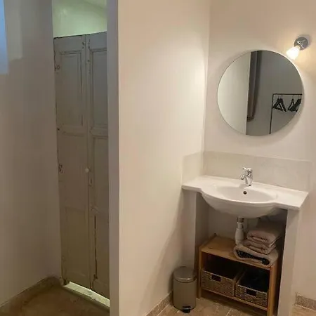 Charmant Pied A Terre Arlesien, Rez De Chaussee * Arles