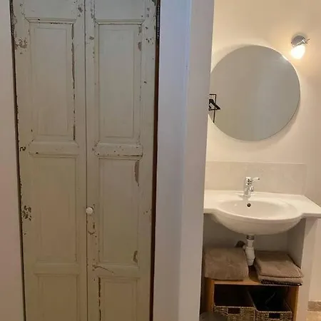 Charmant Pied A Terre Arlesien, Rez De Chaussee * Arles